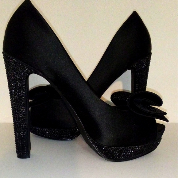 VINCE CAMUTO 7 BLACK SATIN & SPARKLY RHINESTONES PLATFORM HEELS w BOW cocktail - Picture 4 of 11